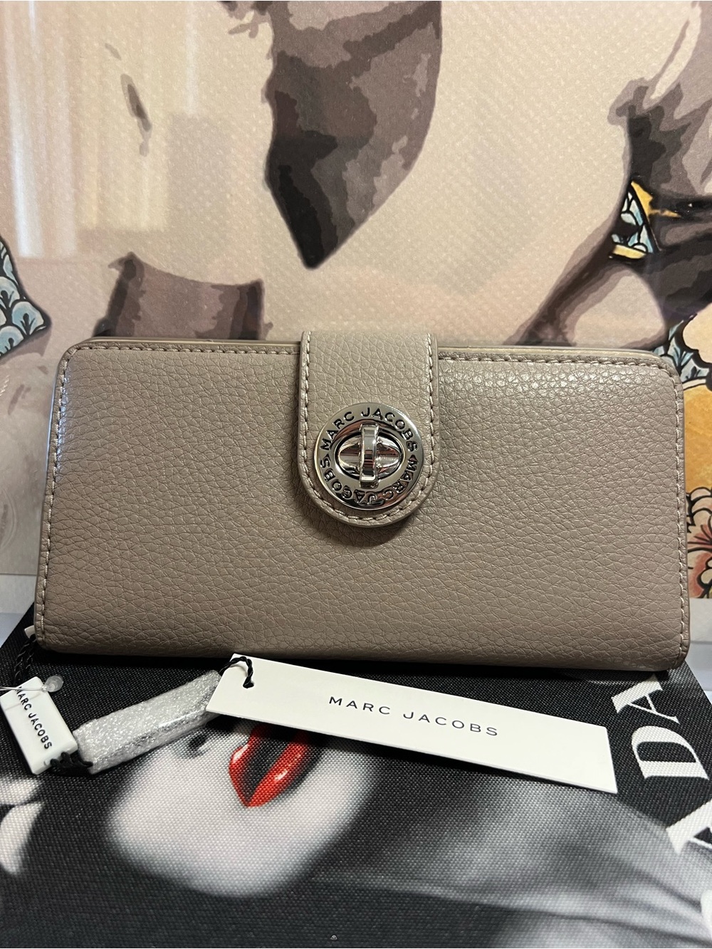 MARC JACOBS Turnlock Wallet